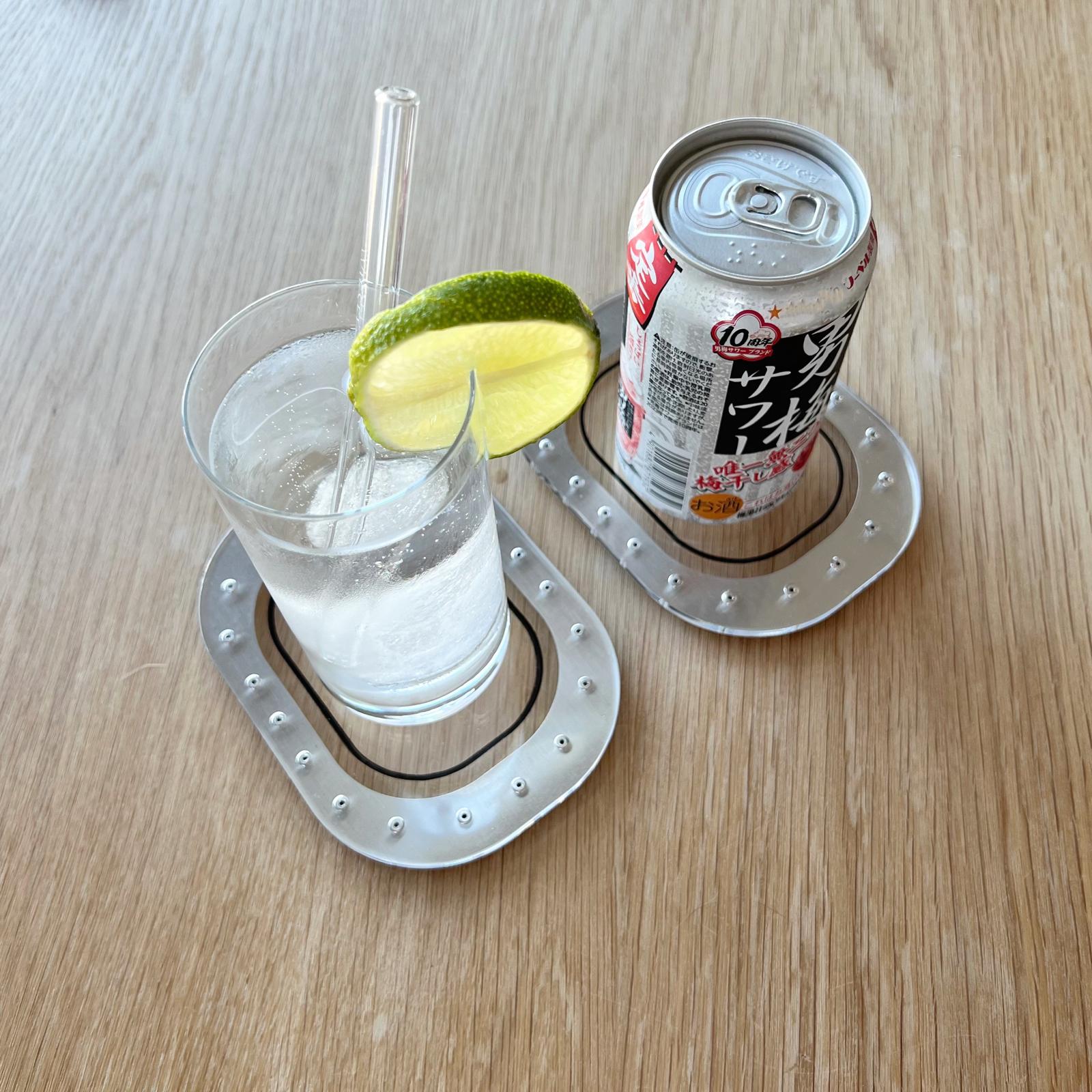 Airplane coasters in airplane window design – gift idea for pilots, flight attendants & travel fans
