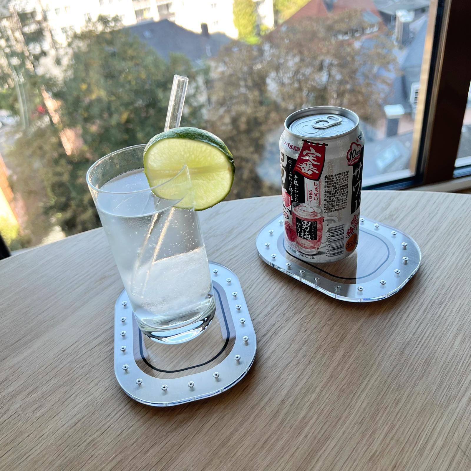 Airplane coasters in airplane window design – gift idea for pilots, flight attendants & travel fans