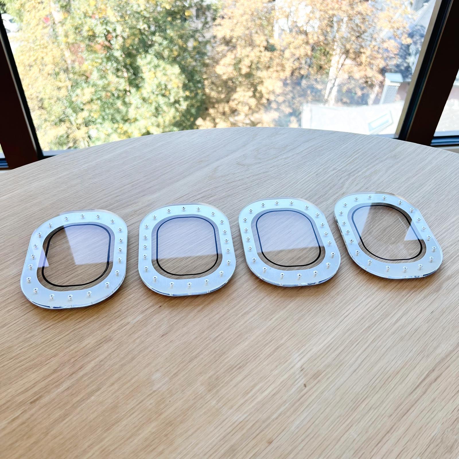 Airplane coasters in airplane window design – gift idea for pilots, flight attendants & travel fans