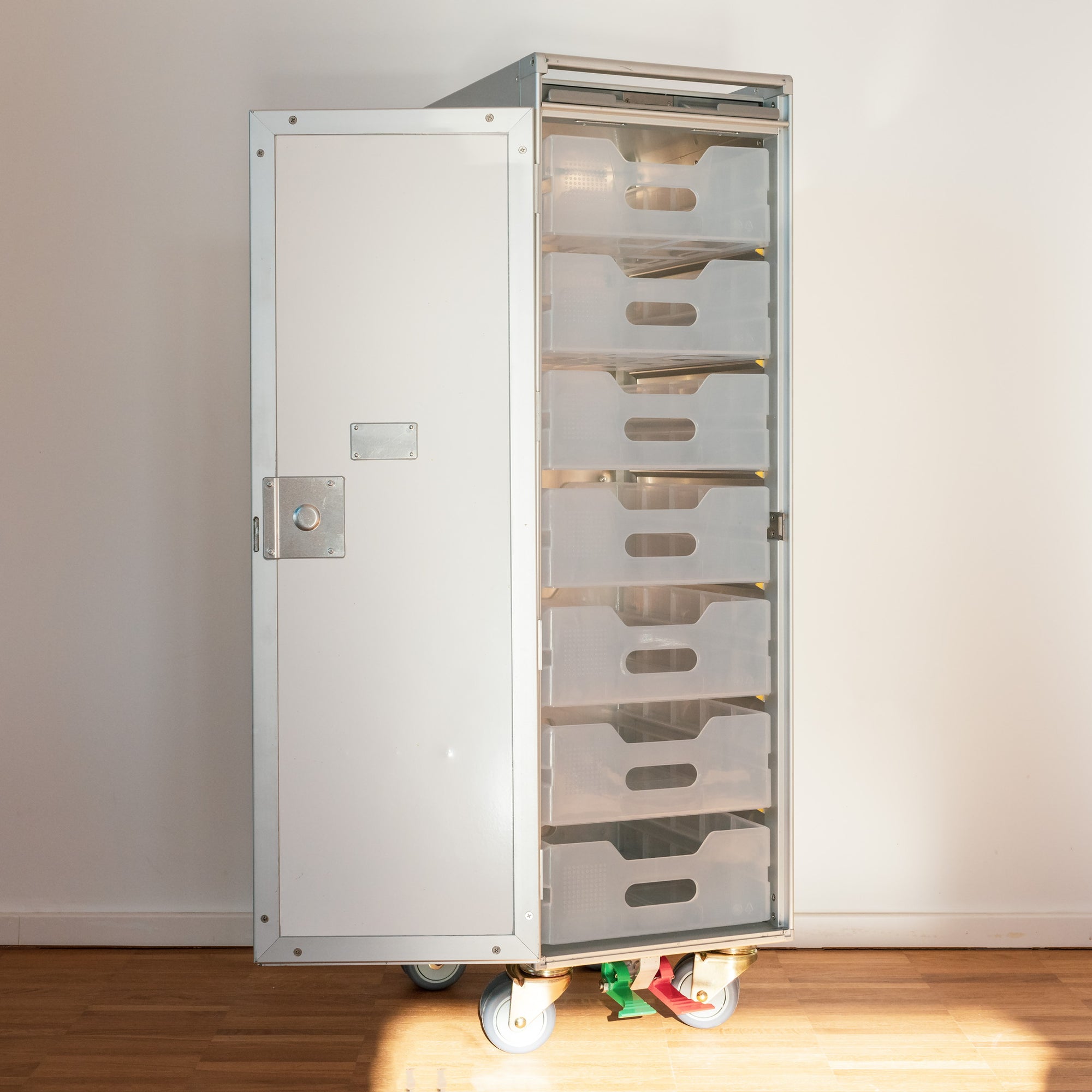 Trolley White mit plastik einschüben
