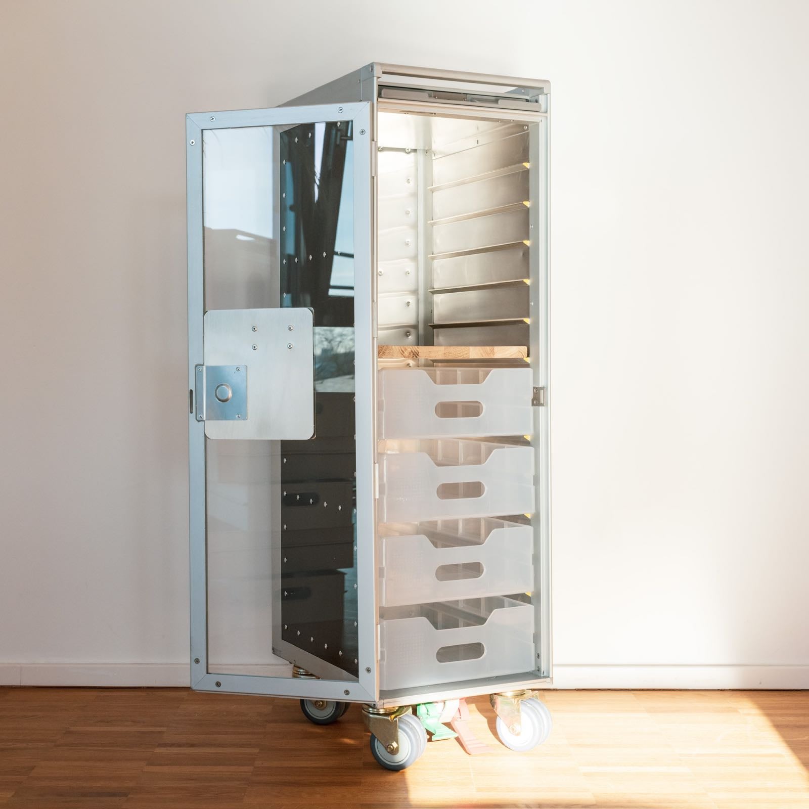 Aircraft trolley Metropolitan White | Aviation bar cart serving cart