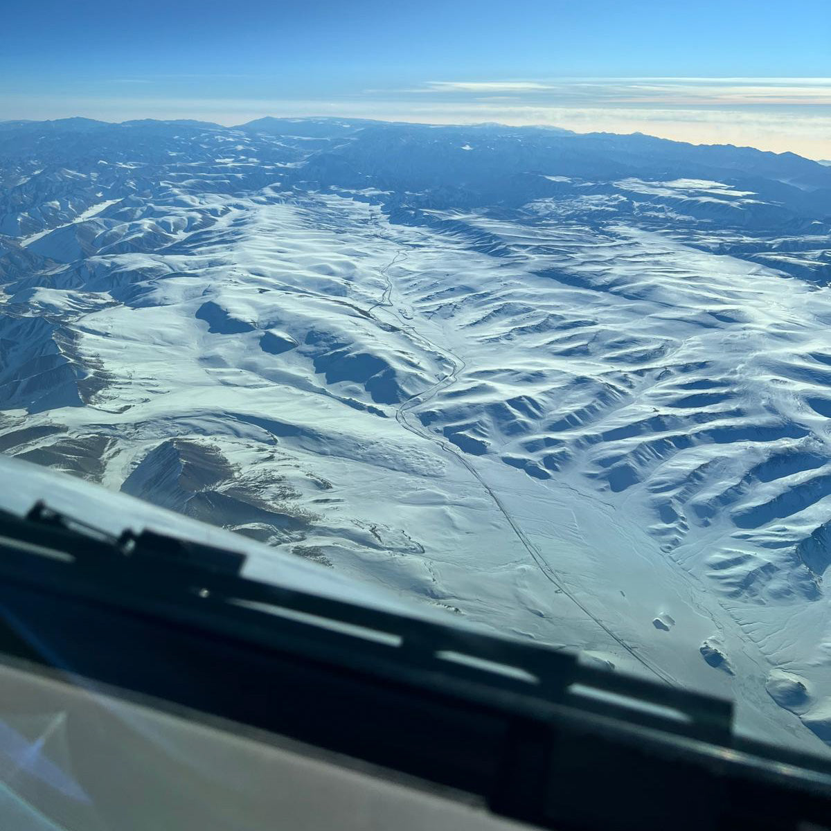 Warum der Blick aus dem Flugzeugfenster so beruhigt 