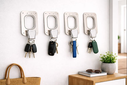 Aviation Flugzeug Schlüsselanhänger  4er Set im Industrial Design als Flugzeugfenster-Form