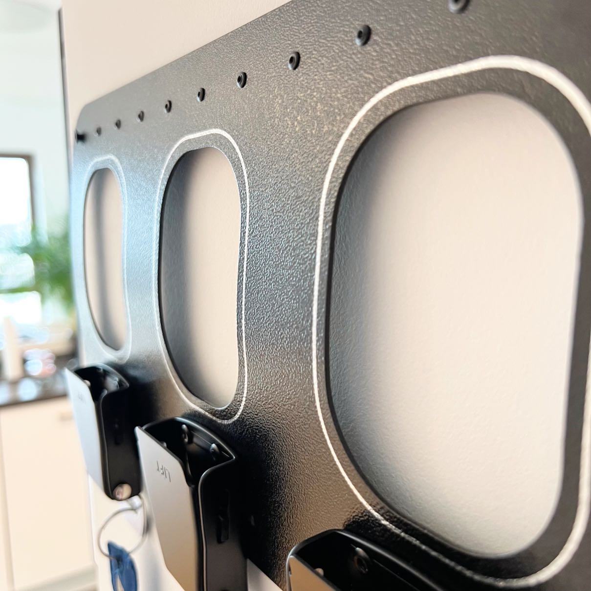 Flugzeugmöbel_Flugzeug Schluesselhalter_Schwarz_details