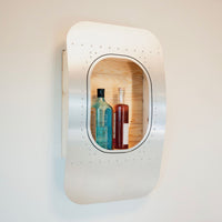 aircraftwindows Wandbar Single in tannenholz von vorne aufgenommen