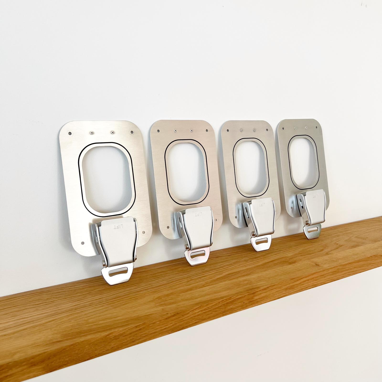 Gift for pilots, flight attendants &amp; frequent flyers – 1 key holder made of aluminum with belt buckle